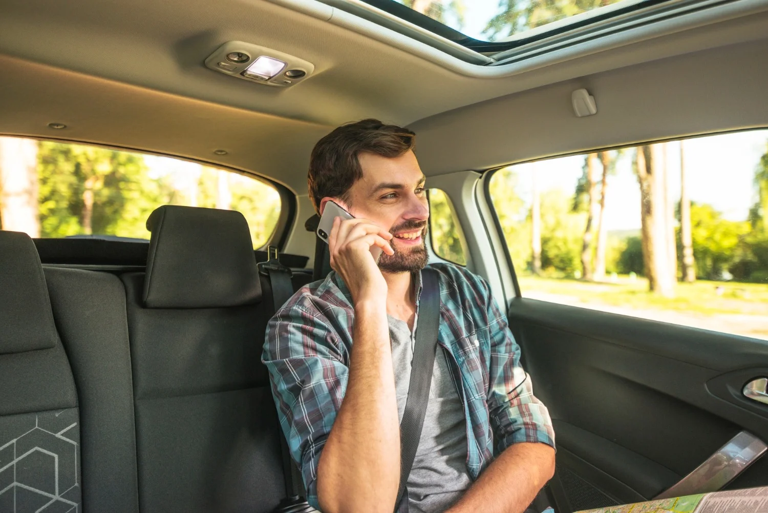 How much does it cost to rent a car in Dubai with a driver?